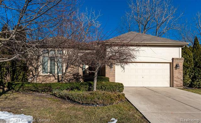 Property Photo:  28 Turnberry Lane  MI 48120 