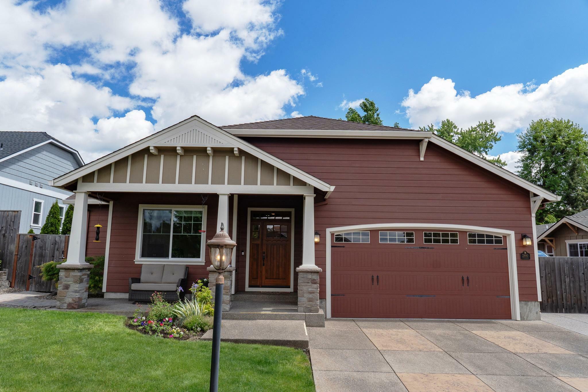 Property Photo: 2880 Strasburg Street OR 97504