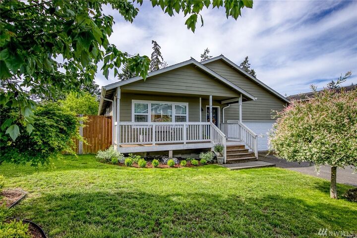 412 NE Max William Loop  Poulsbo WA 98370 photo