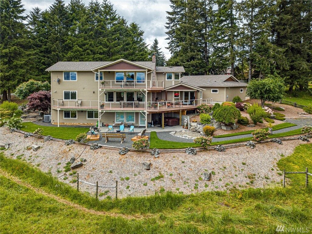 Property Photo:  504  Tennessee Road  WA 98596 