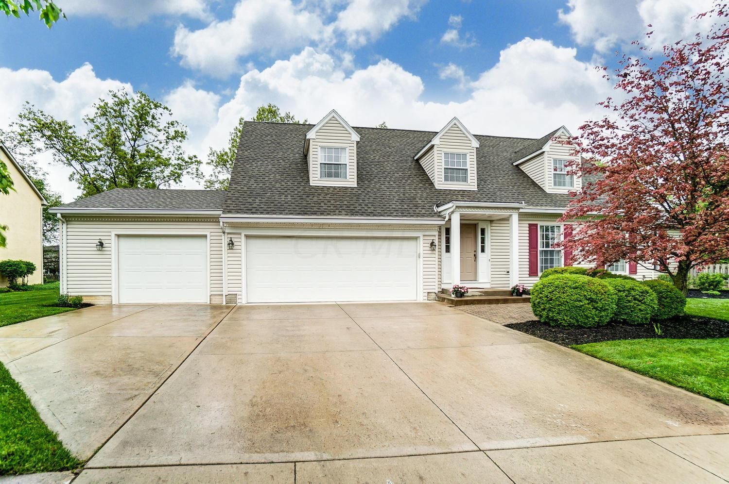 Property Photo: 1468 Briarmeadow Drive OH 43235