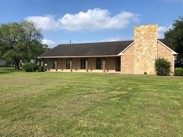 Property Photo:  202 S Woodard  TX 77538 