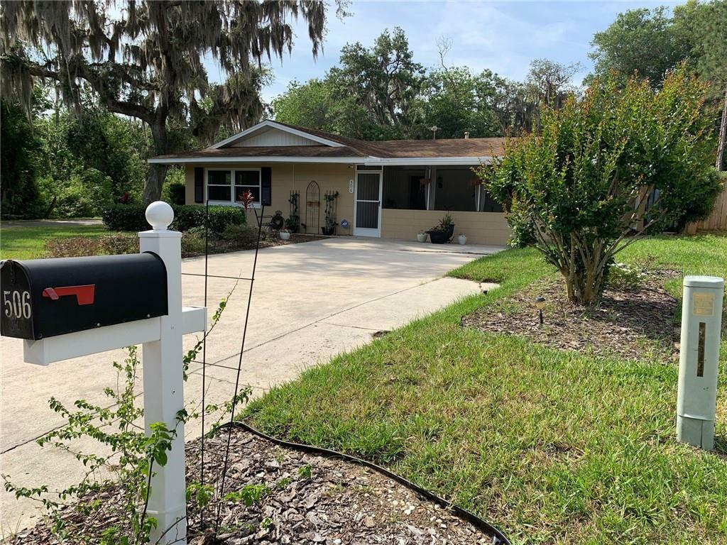 Property Photo:  506 E Gottsche Avenue  FL 32726 