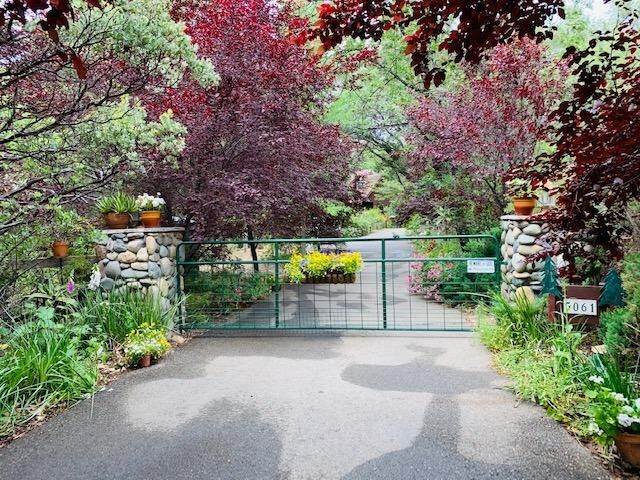 Property Photo: 5061 Two Pine Court CA 95682