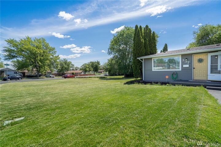 Property Photo:  337 N Clark Drive  WA 98837 