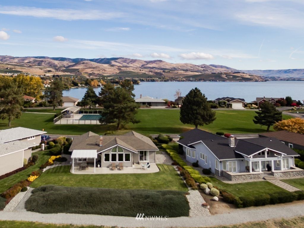 Property Photo: 334 Upper Point Drive WA 98831