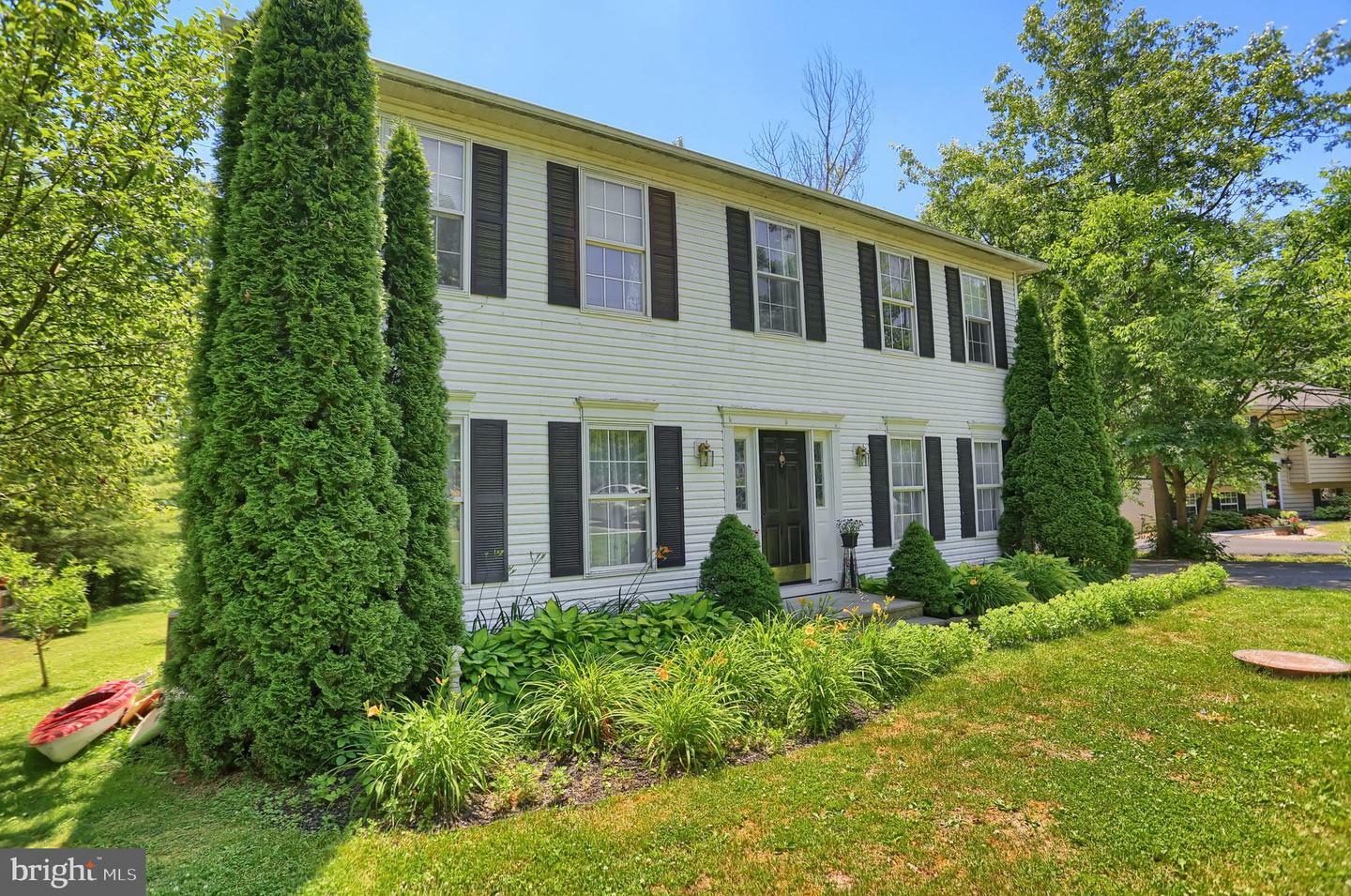 Property Photo: 1070 Pickett Drive PA 17325