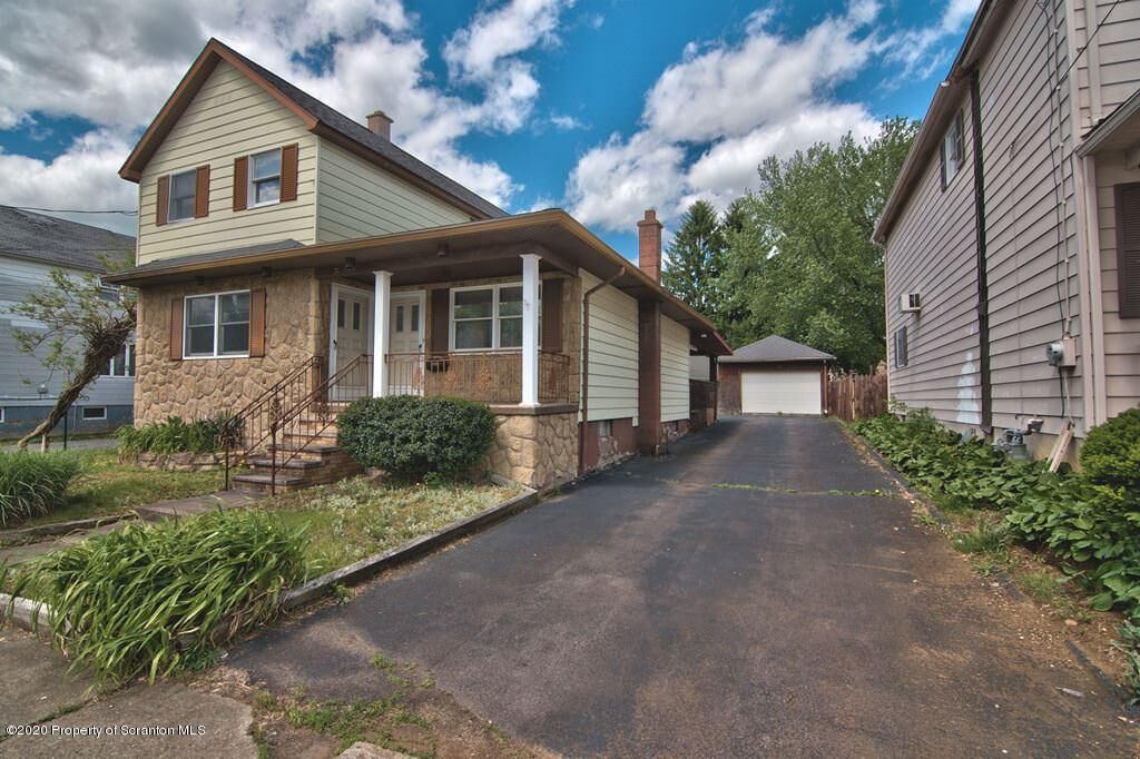 Property Photo:  211 Cherry Street  PA 18434 