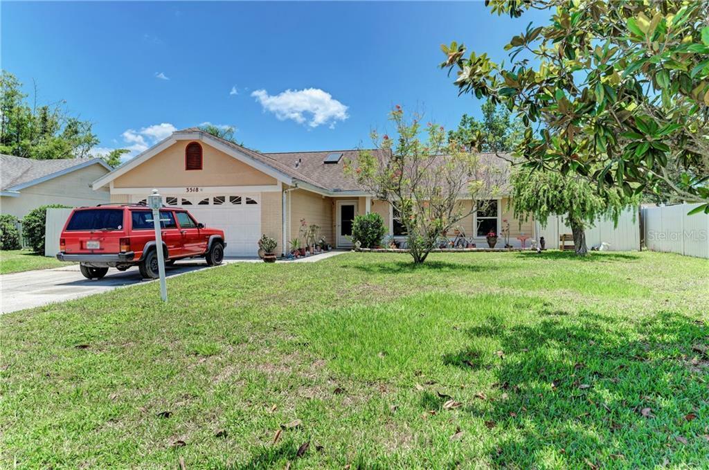 Property Photo:  3518 65th Avenue Circle E  FL 34243 