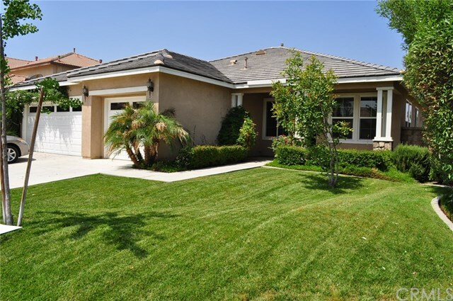 Property Photo:  256 Clydesdale Court  CA 92582 