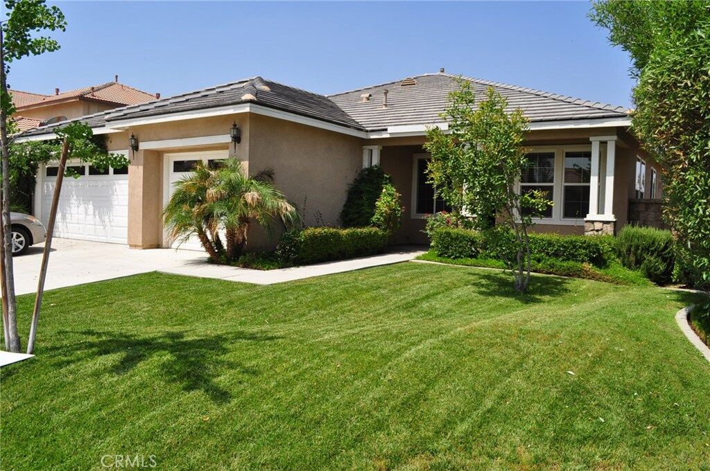 Property Photo: 256 Clydesdale Court CA 92582