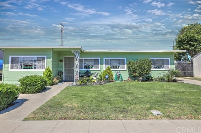 Property Photo:  911 Elm Avenue  CA 93458 