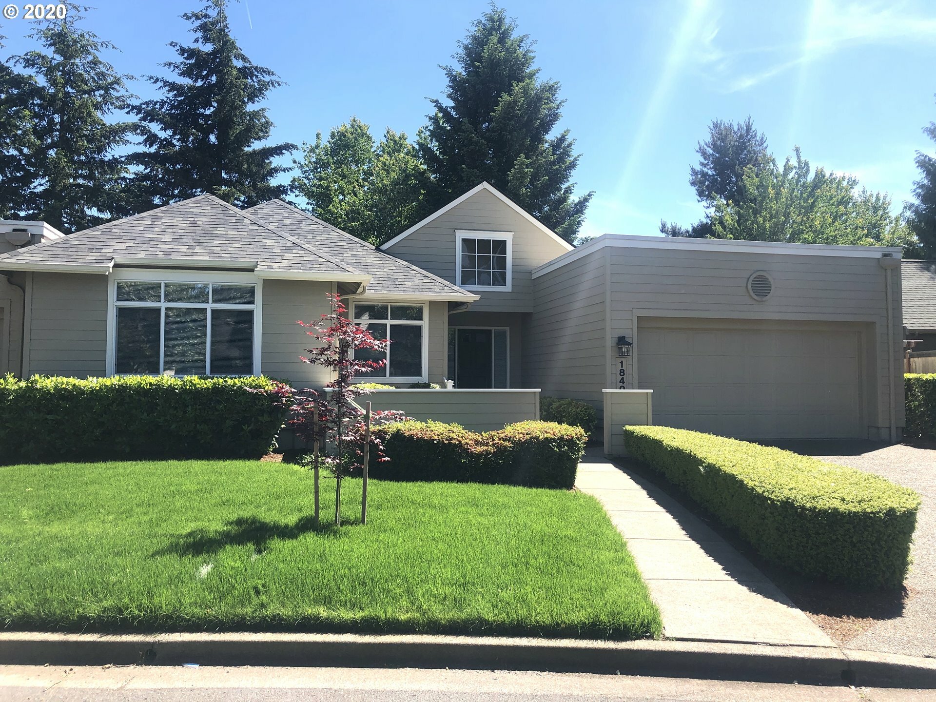 Property Photo: 1840 Riverwood Dr OR 97401