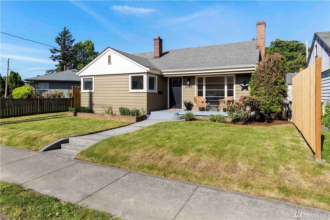 Property Photo: 2505 Russell Street WA 98225