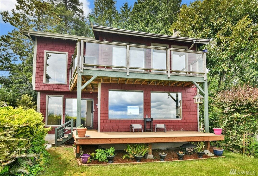 Property Photo:  10567  Sunrise Bluff  NE  WA 98110 