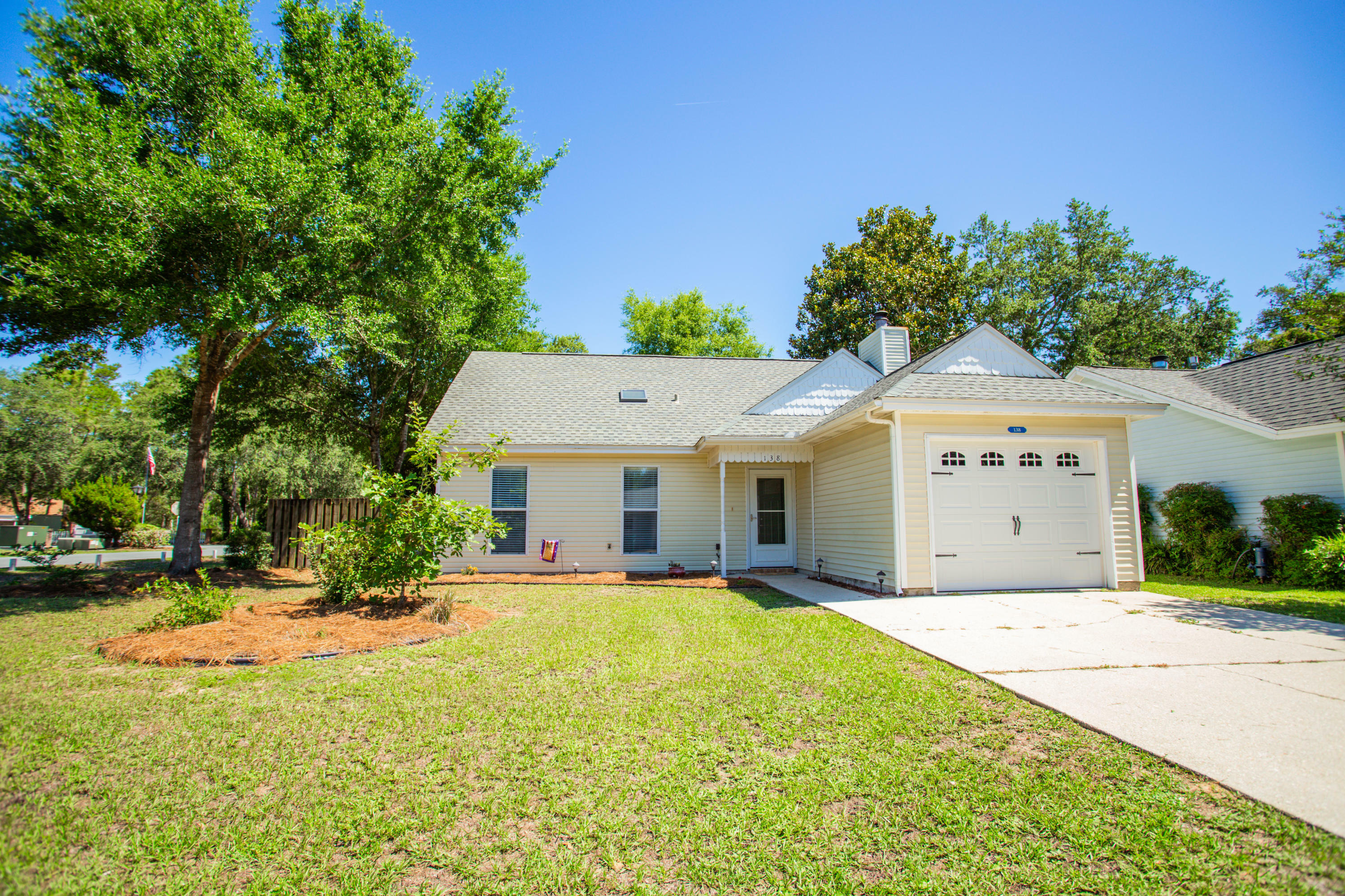 Property Photo:  138 Summit Court  FL 32578 