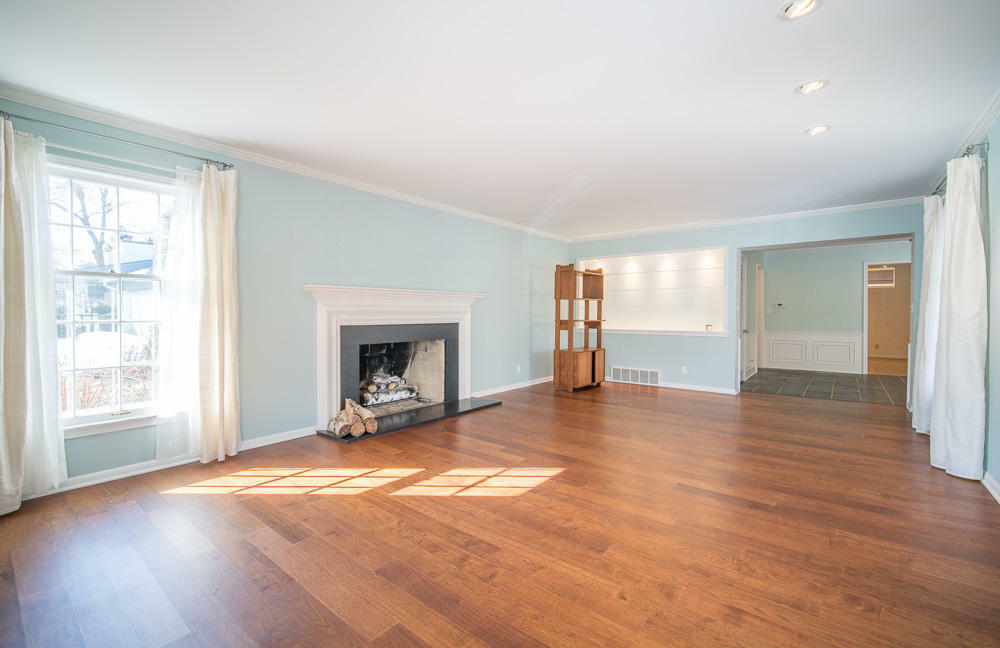 Property Photo: 7621 N Longview Dr WI 53209