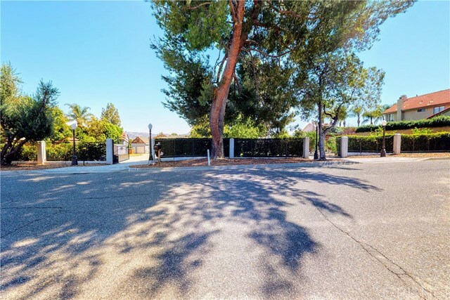 Property Photo:  3460 Township Avenue  CA 93063 