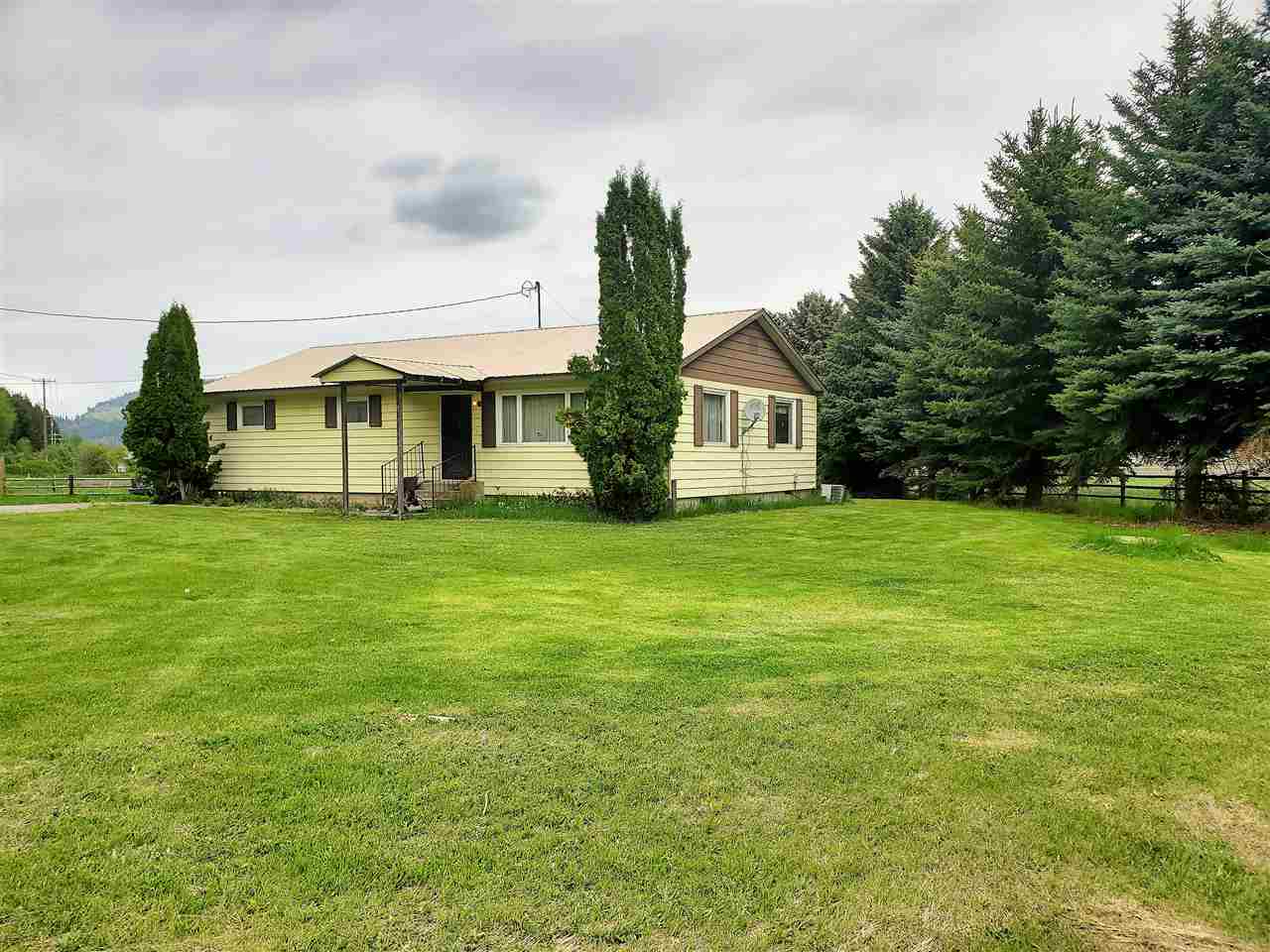 Property Photo:  511 Valley-Westside Rd  WA 99114 