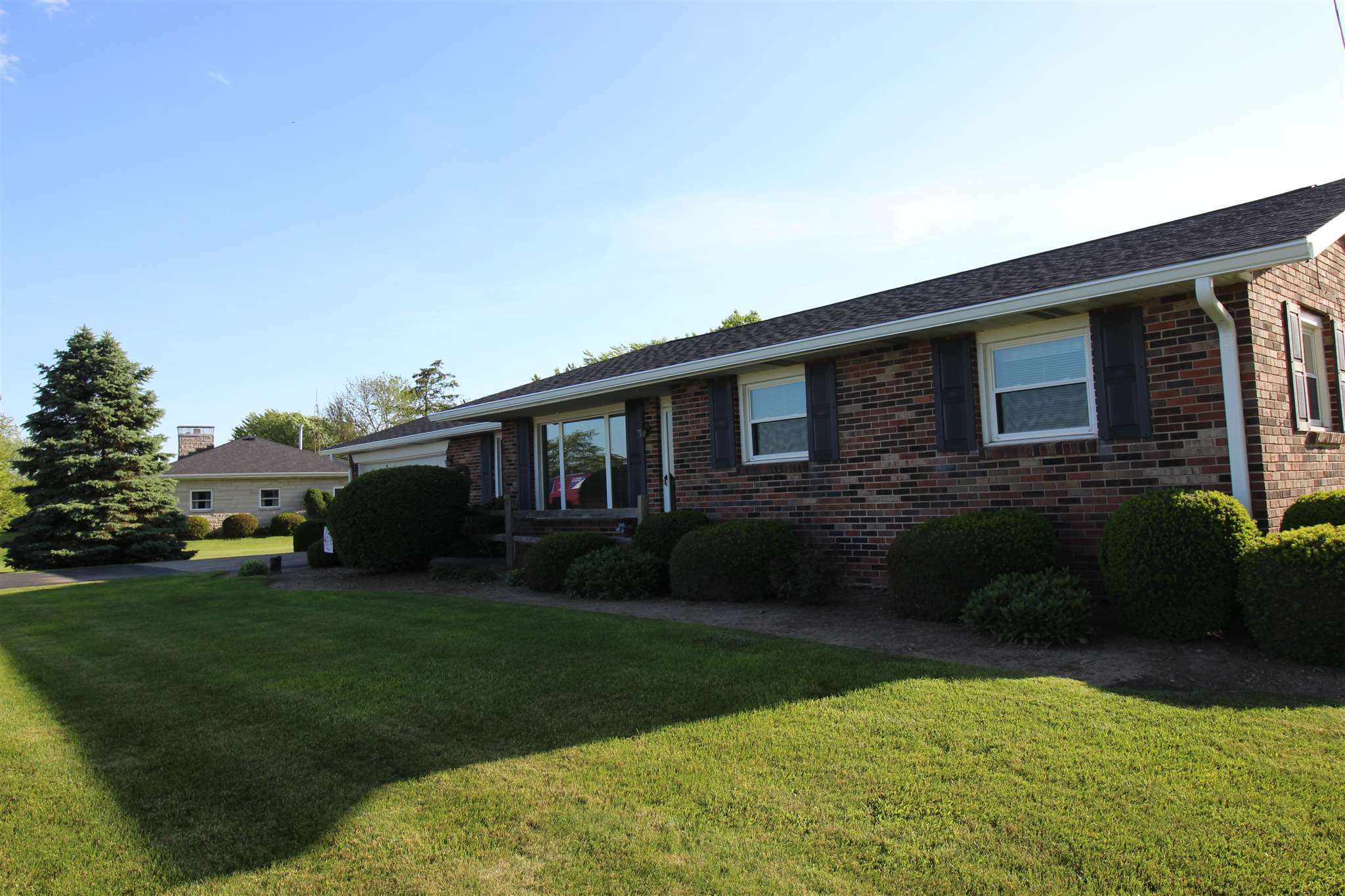 Property Photo:  2645 S State Road 103  IN 47362-9635 