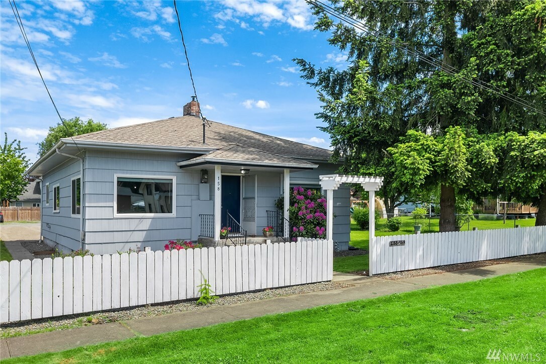 Property Photo:  158 S 2nd St  WA 98321 