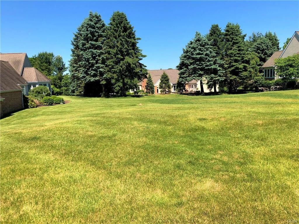 Property Photo: 2605 Gracie Lone PA 18062