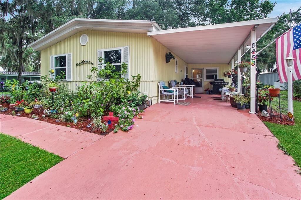 Property Photo:  5450 Columbus Circle  FL 34785 