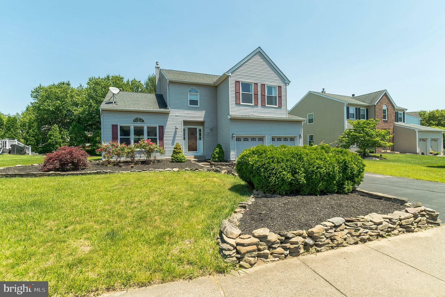 Property Photo:  5 Caldwell Circle  PA 18940 