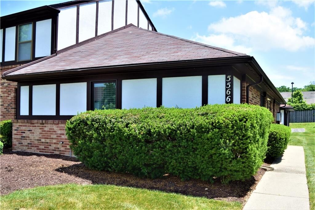 Property Photo: 5566 Cobblegate Drive OH 45449