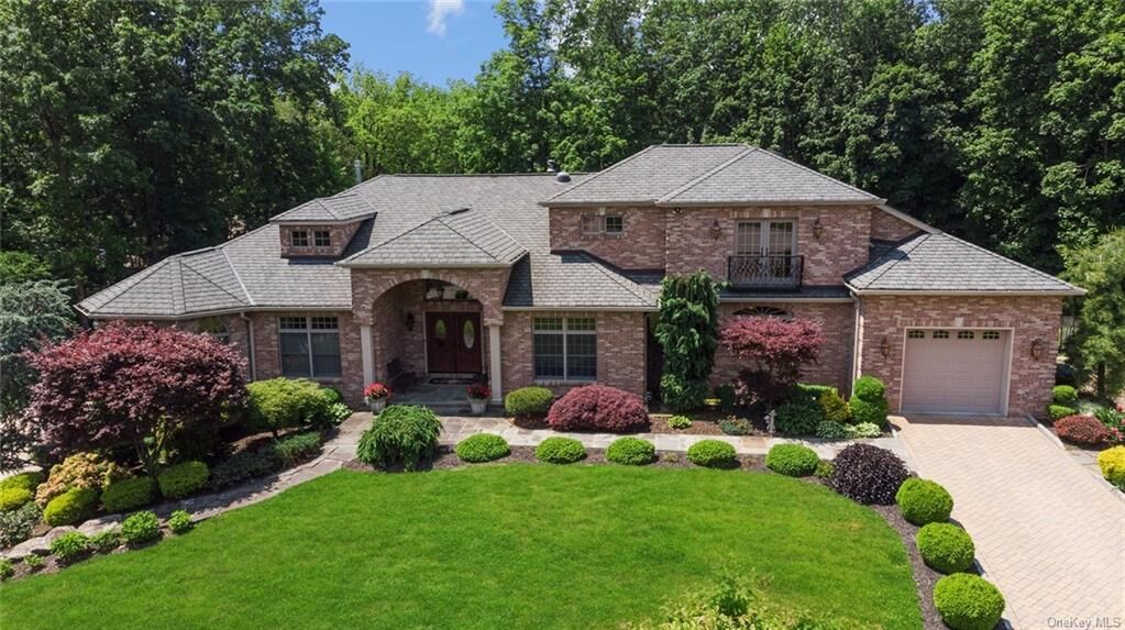 Property Photo: 8 McCarthy Circle NY 10980