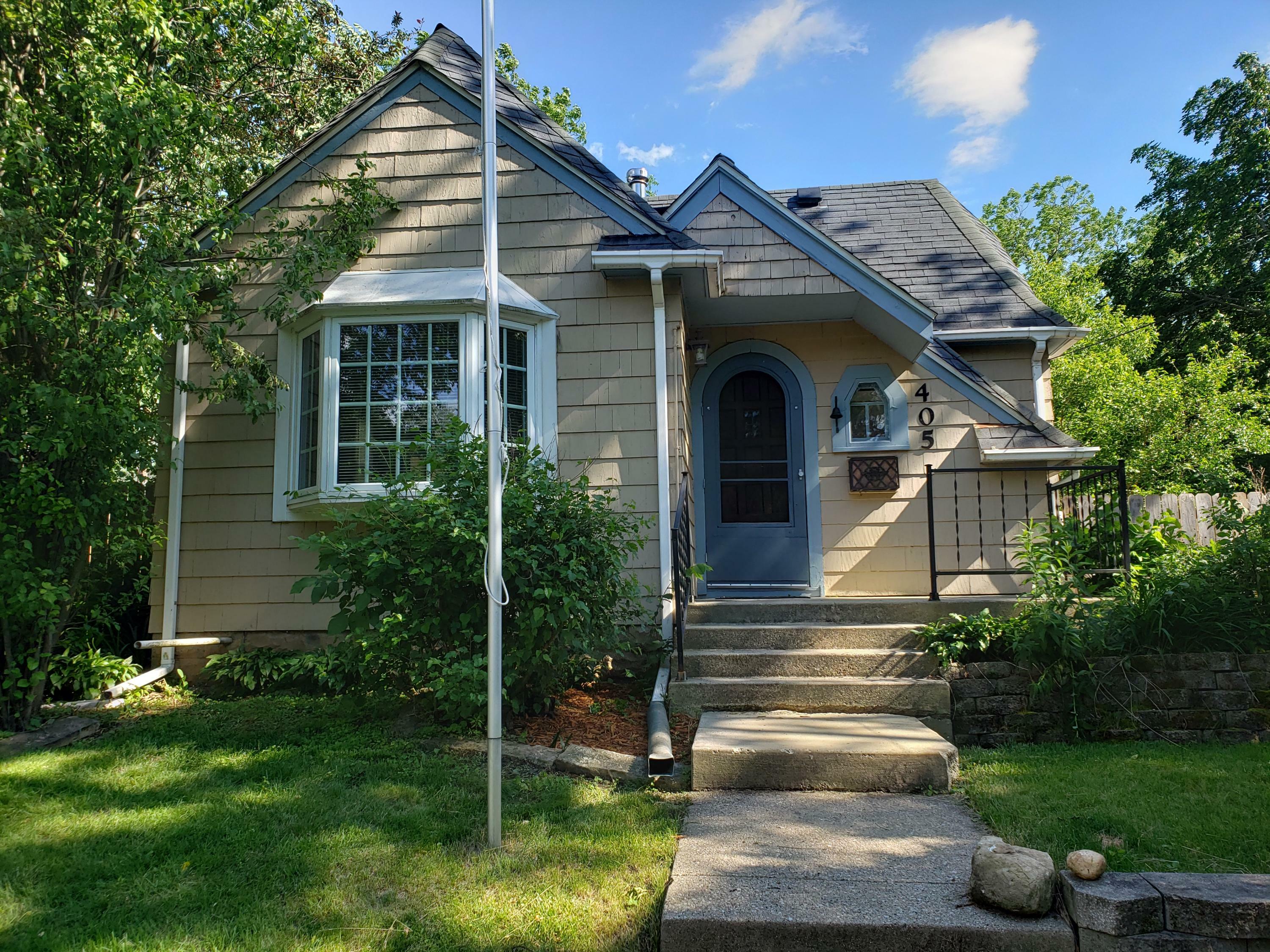 Property Photo: 405 Lemira Ave WI 53188