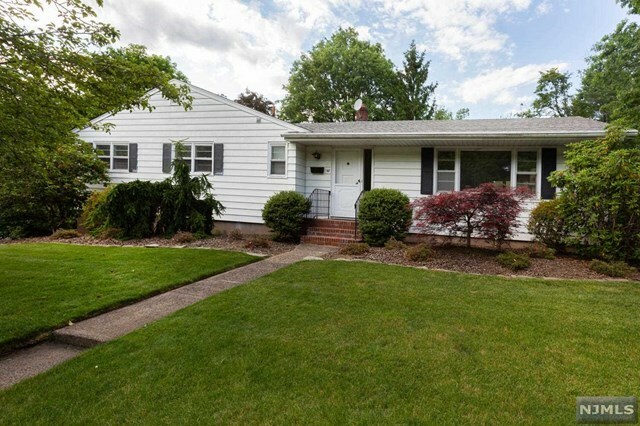 Property Photo:  47 Venus Drive  NJ 07624 