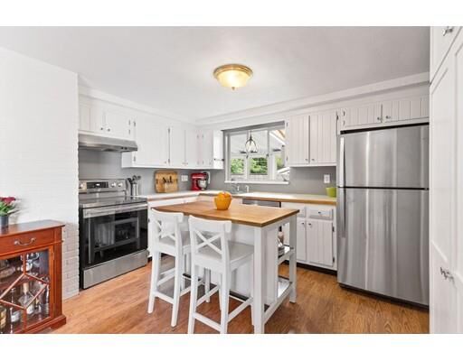 Property Photo:  11 Wellesley Road  MA 01915 