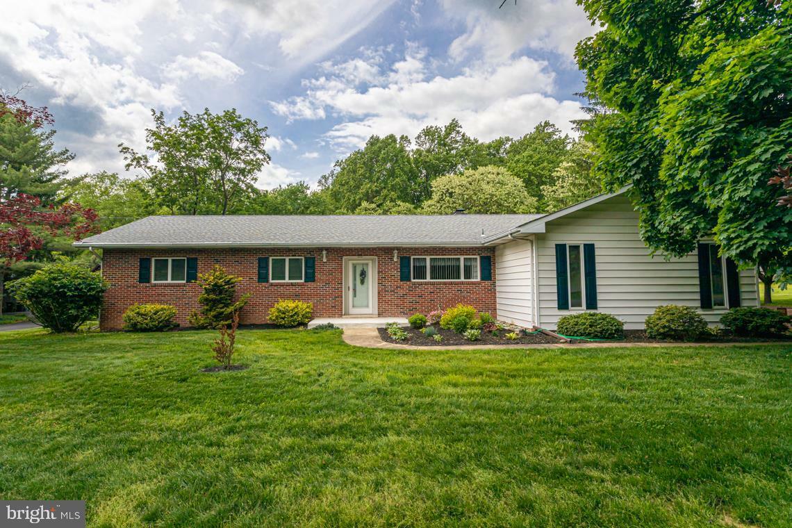 Property Photo:  5264 Long Lane  PA 18901 