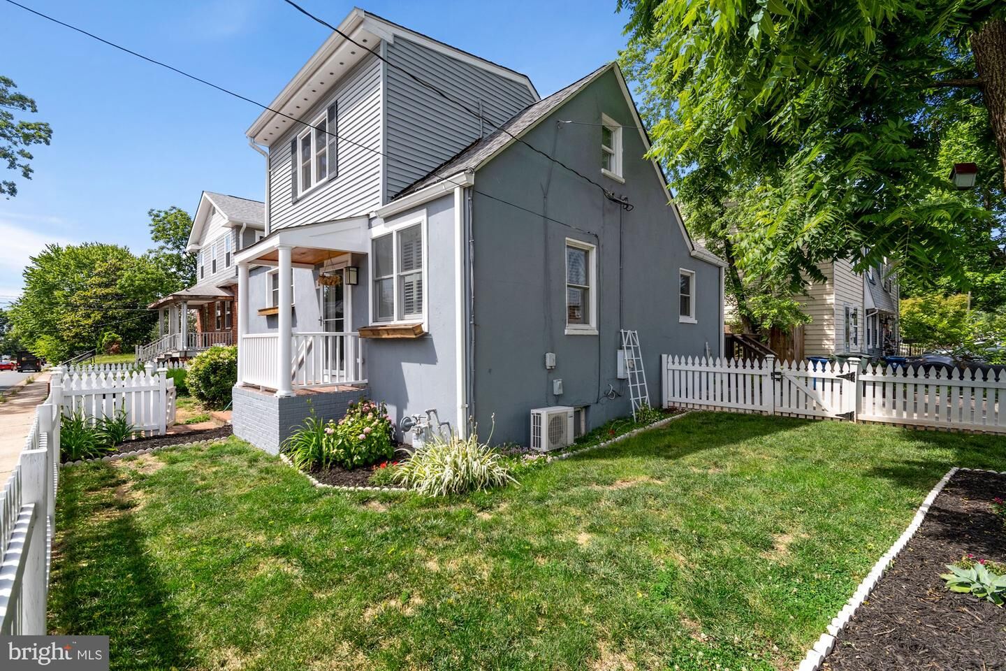 Property Photo: 212 E Glebe Road VA 22305