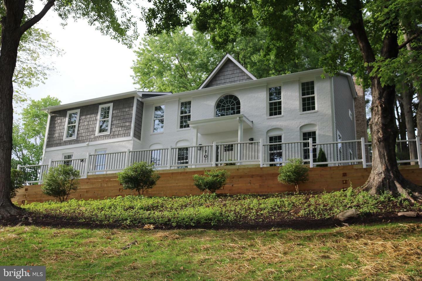 Property Photo: 10 Narrows Court MD 20906