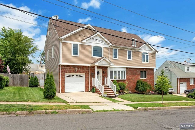 Property Photo:  36 Pulaski Drive  NJ 07031 