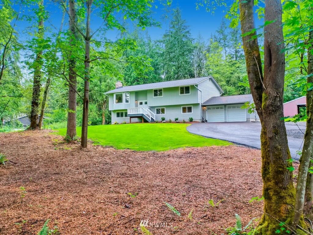 Property Photo:  15122  206th Avenue NE  WA 98077 