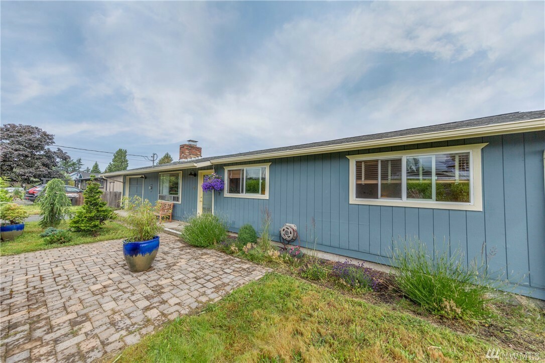 Property Photo:  1276 Cedar St  WA 98368 