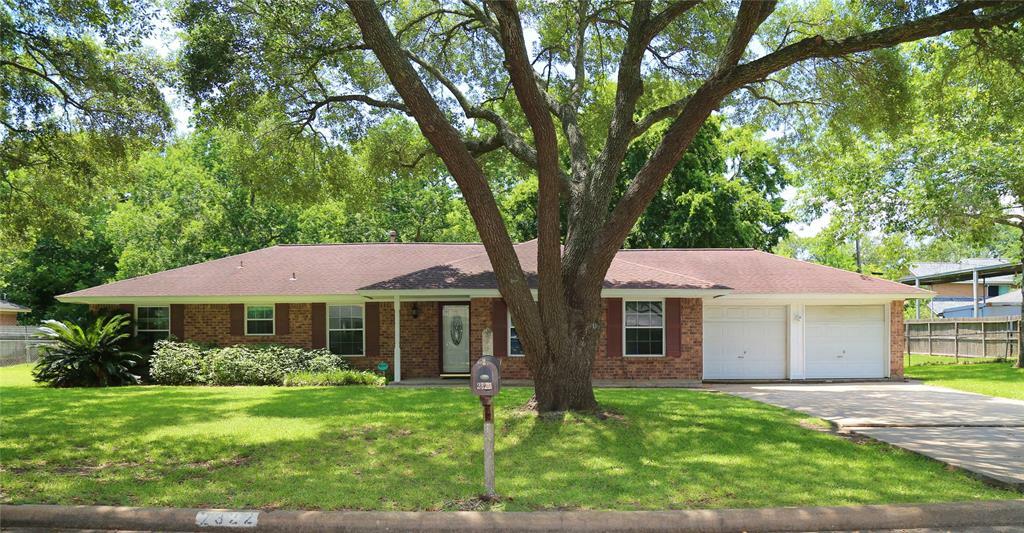 Property Photo:  2322 West Bend Drive  TX 77477 