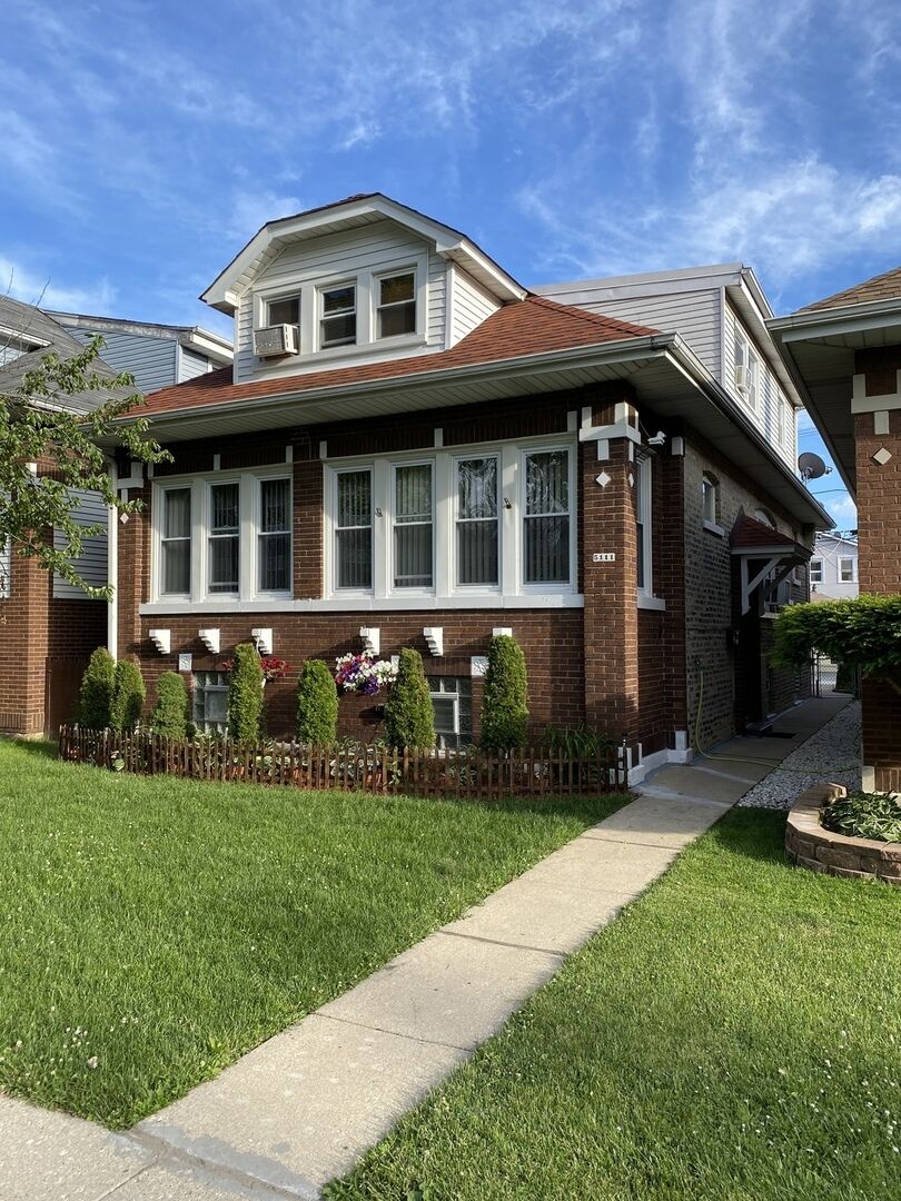 Property Photo: 5111 West George Street IL 60641