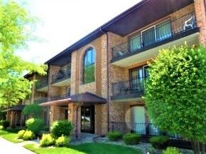 Property Photo:  4735 West 105th Place 2B  IL 60453 
