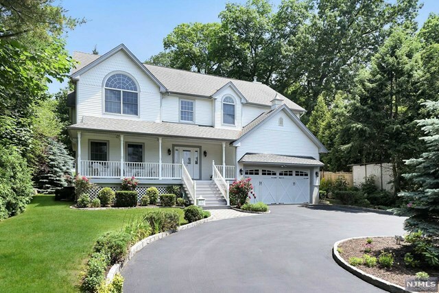 Property Photo:  19 Wostbrock Lane  NJ 07432 