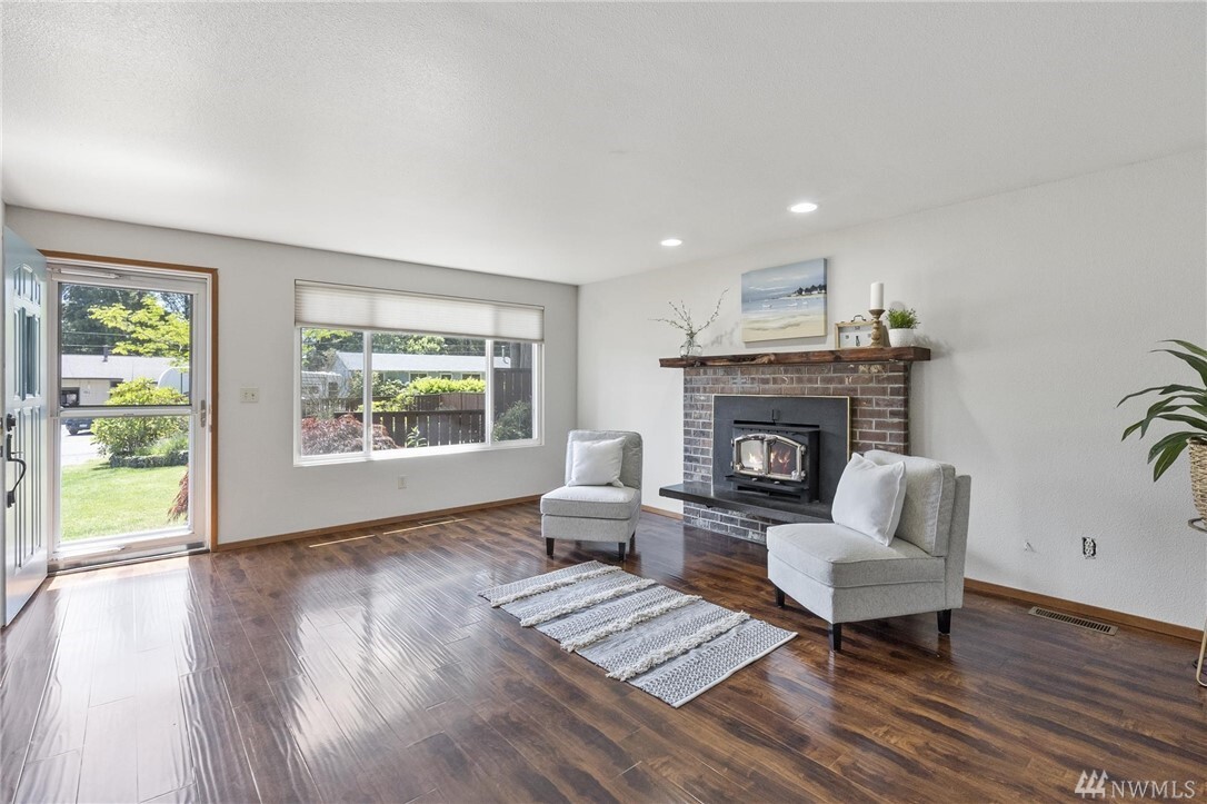 Property Photo: 7245 E Harrison WA 98366