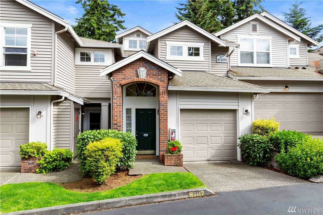 Property Photo: 8508 Main St B202 WA 98026