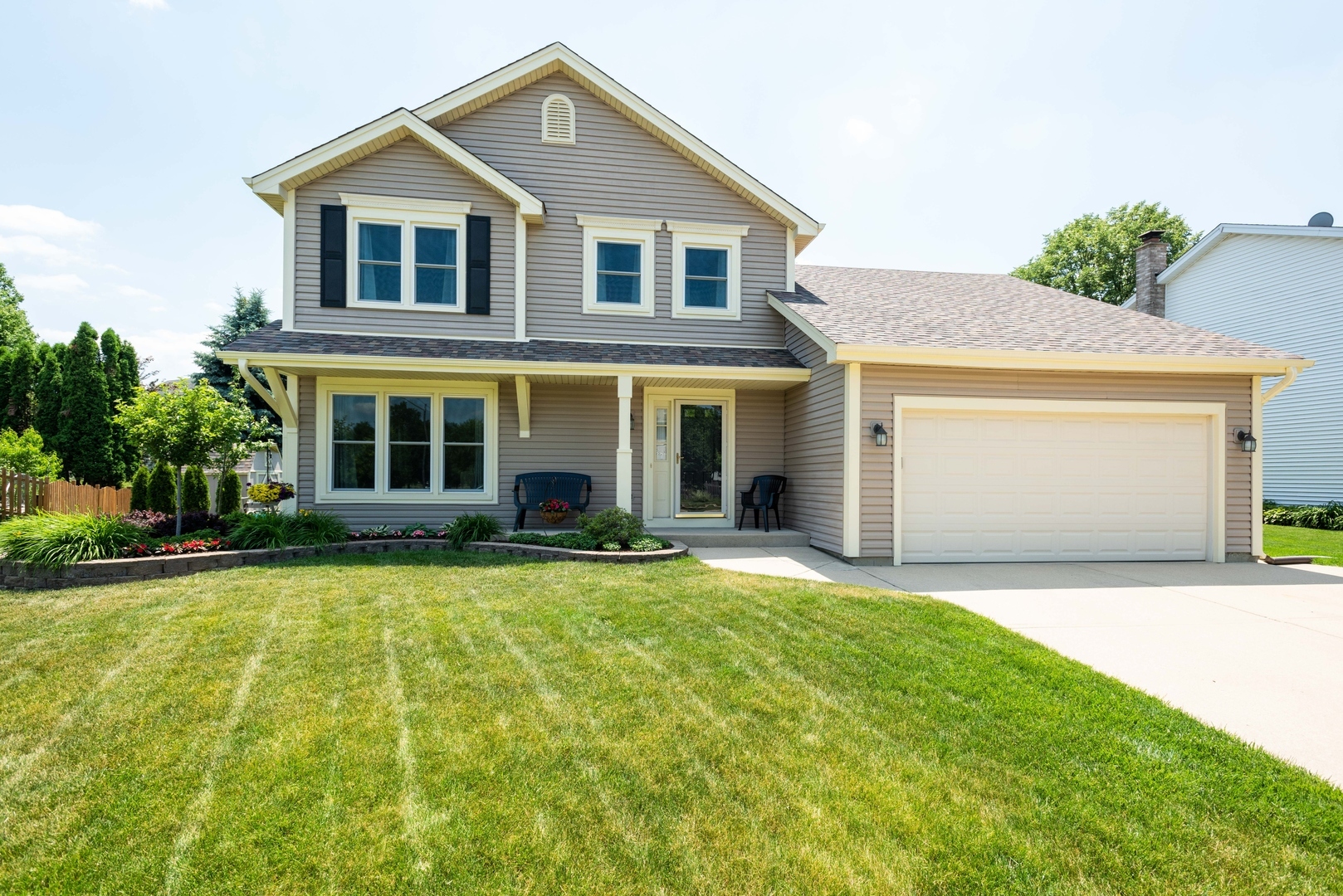 Property Photo:  628 Adam Lane  IL 60188 