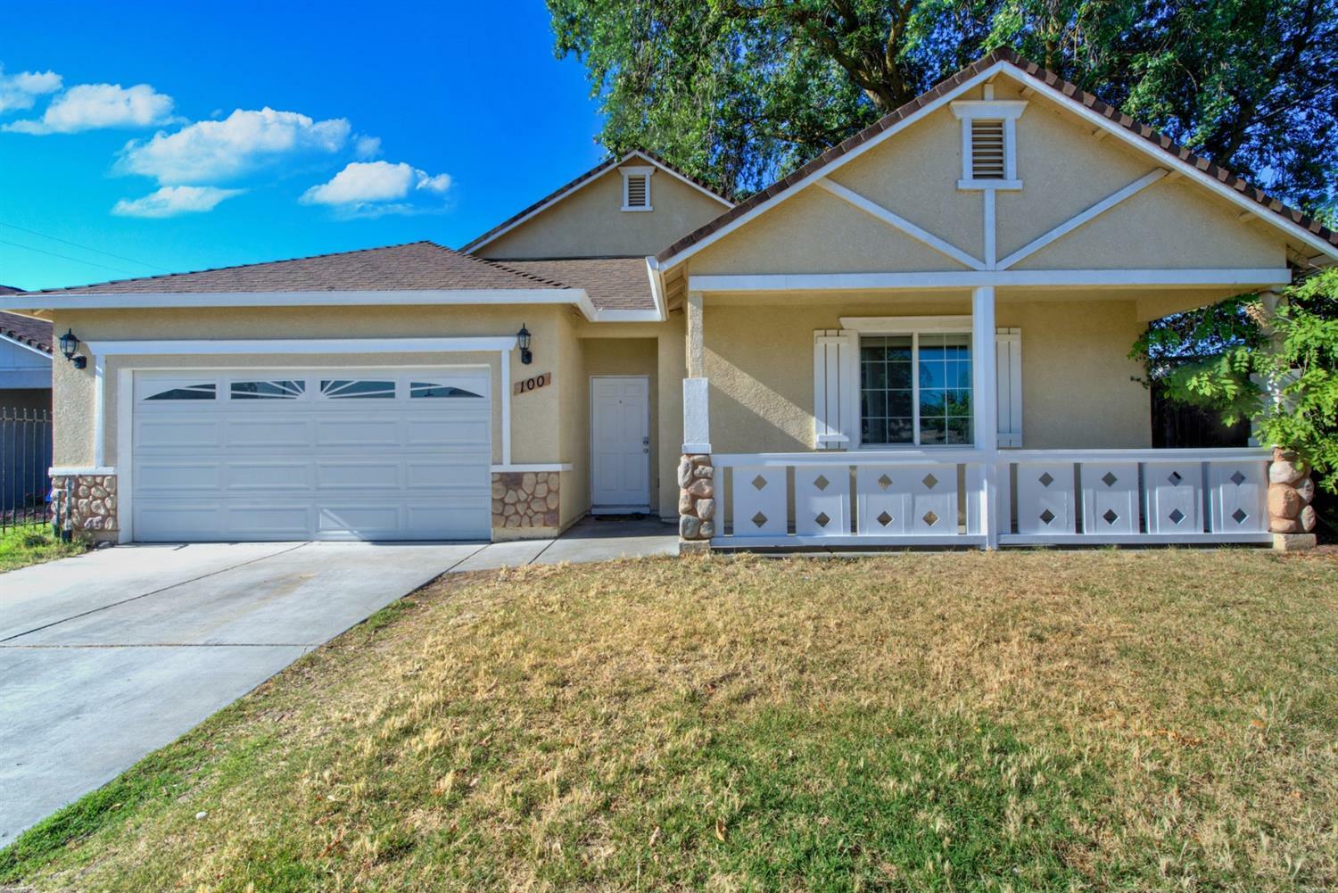 Property Photo: 100 Butterworth Avenue CA 95838
