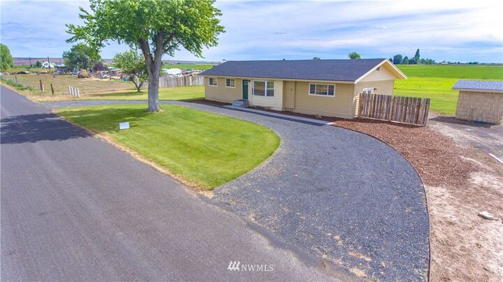 Property Photo: 18789 Road B NE WA 98851