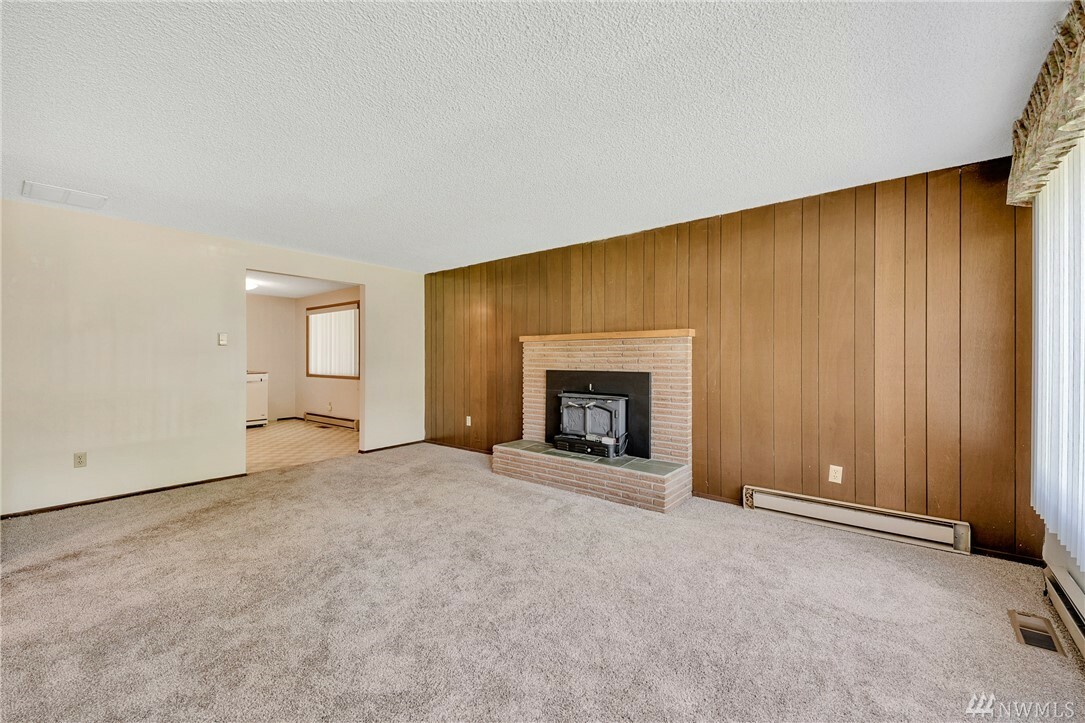 Property Photo: 1412 E Maryland St WA 98226