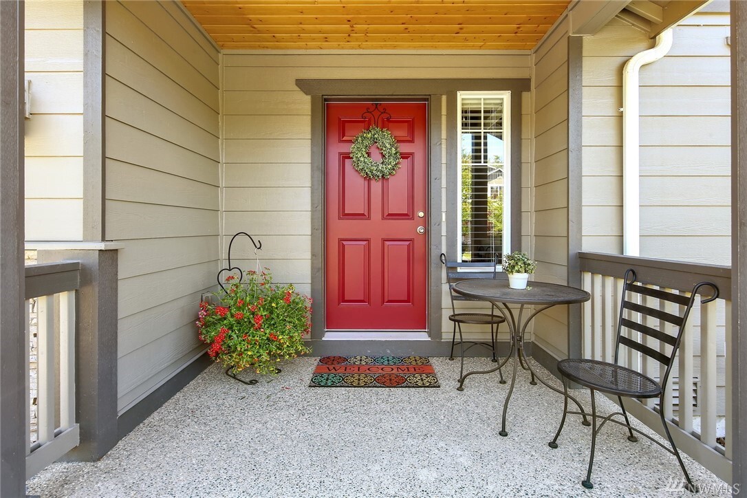 Property Photo:  333  Barry Loop  WA 98274 